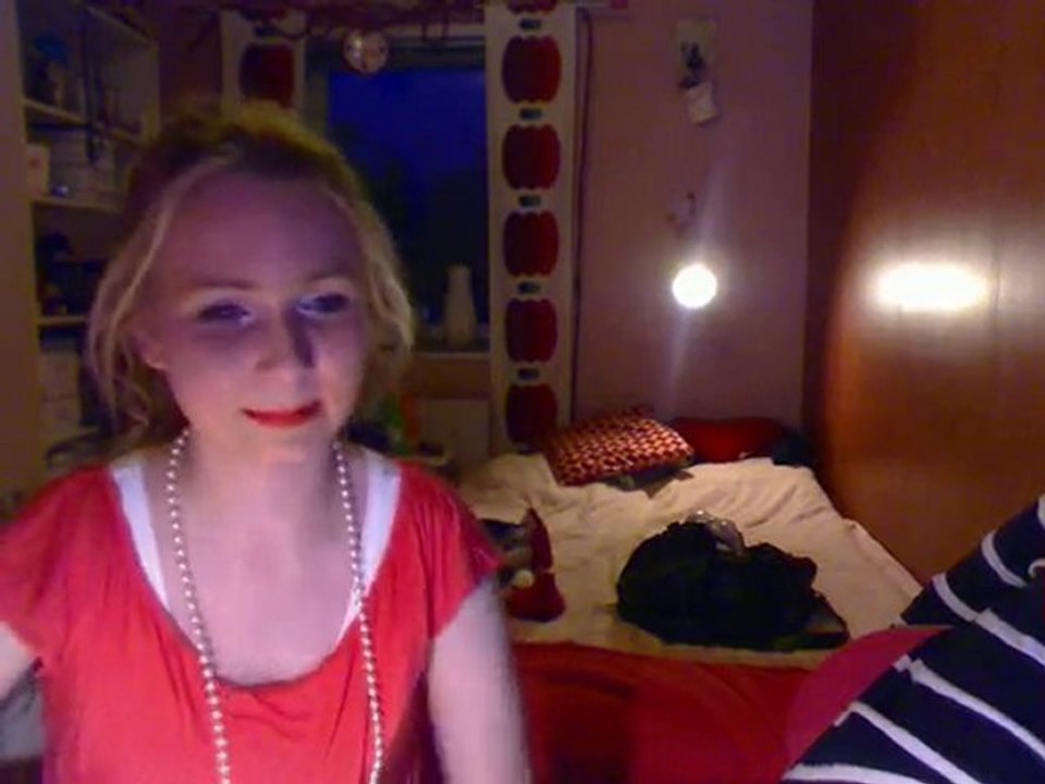 Jag och Alice kollar på ballar av stål