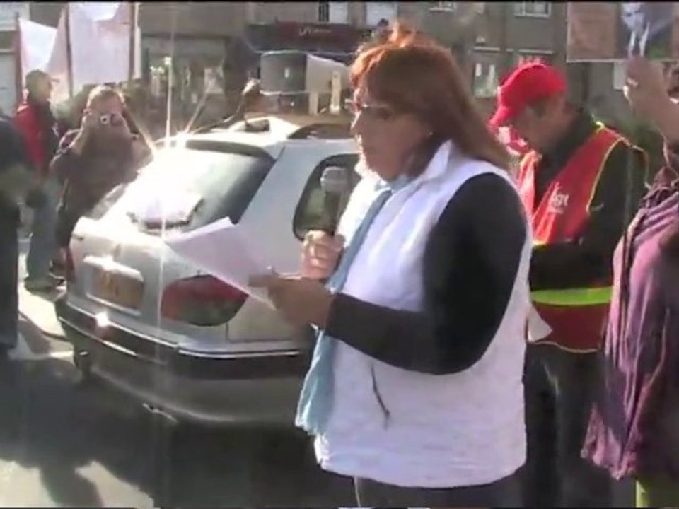 manifestation sur les retraites à Avranches - 28 oct 2010