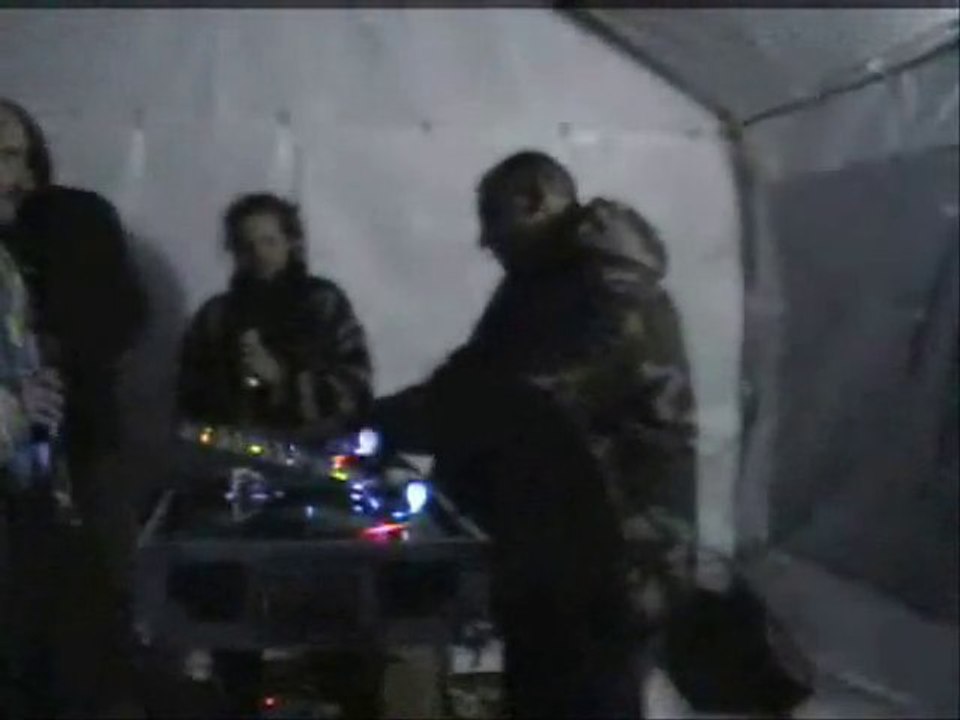 Dj YANOS (FAC) Free party 23.10.10