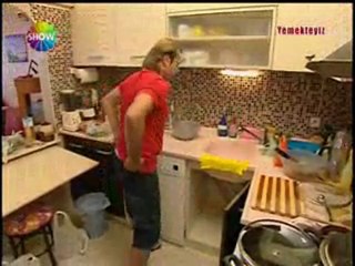 ÜNLÜ SANATÇI ONUR AKAY YEMEKTEYİZ'DE BİRİNCİ OLDU 6. KISIM