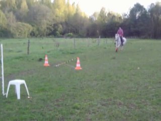 maria sur 1 croisillon et 1 vertical