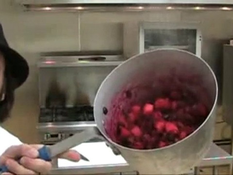 An Apple Cranberry Sauce that Didn't Slide From a Can