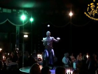 Art Company present ID 900