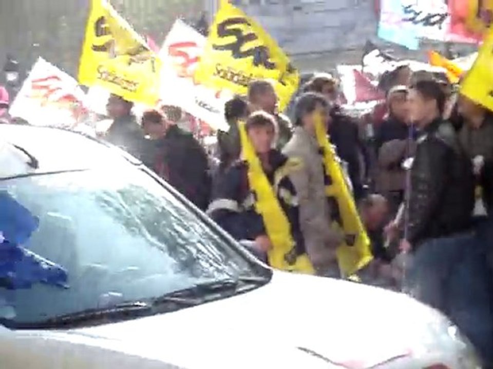 1)Manifestation du 28 Octobre2010 à Paris pour les retraites