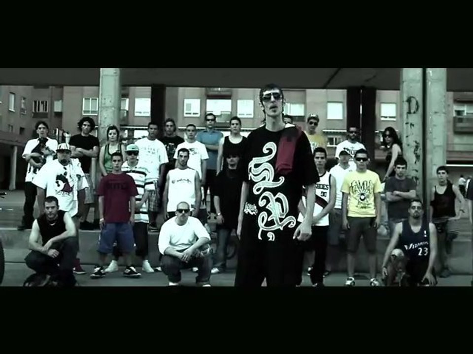 xALCUADRADO "TODOS LOS BARRIOS UNIDOS" produce: YO/TIEMPO