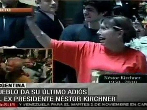 Dolor y lágrimas en el último adiós del pueblo argentino a Néstor Kirchner