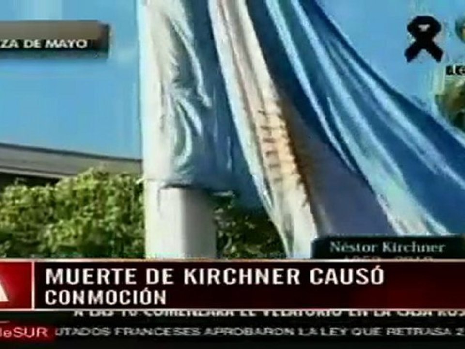 Argentinos pasaron la noche frente a la Casa Rosada para despedir a Kirchner