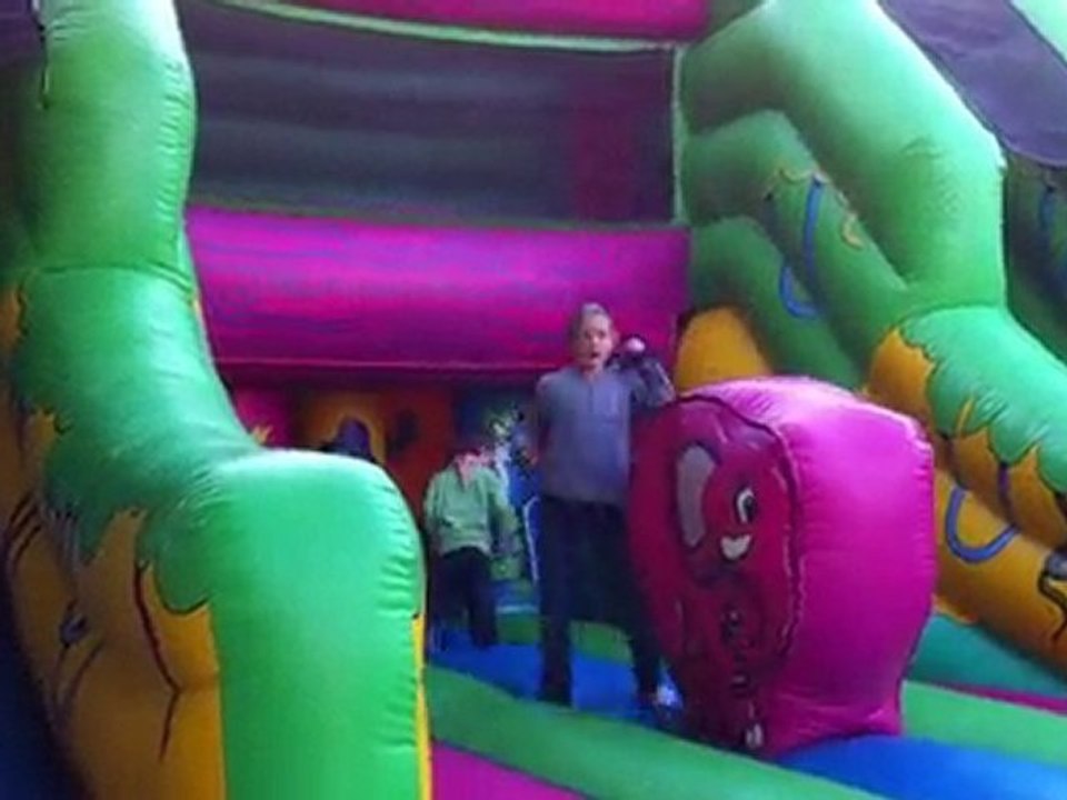 LE CHATEAU GONFLABLE 1
