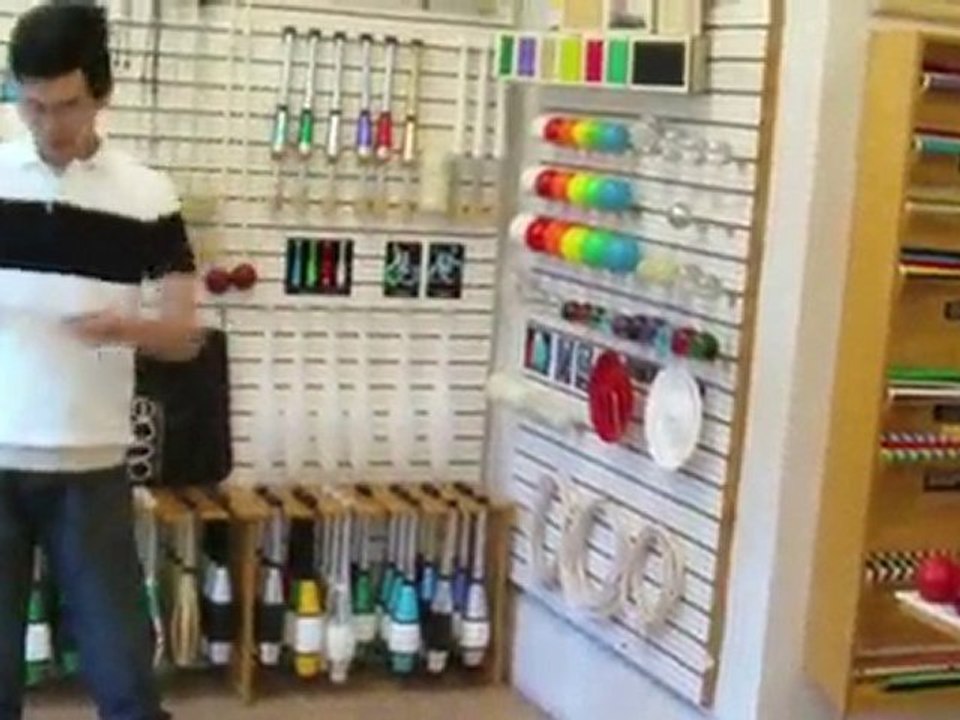 Dube Juggling: Sundia Shining Diabolo Tips from Robin Hu