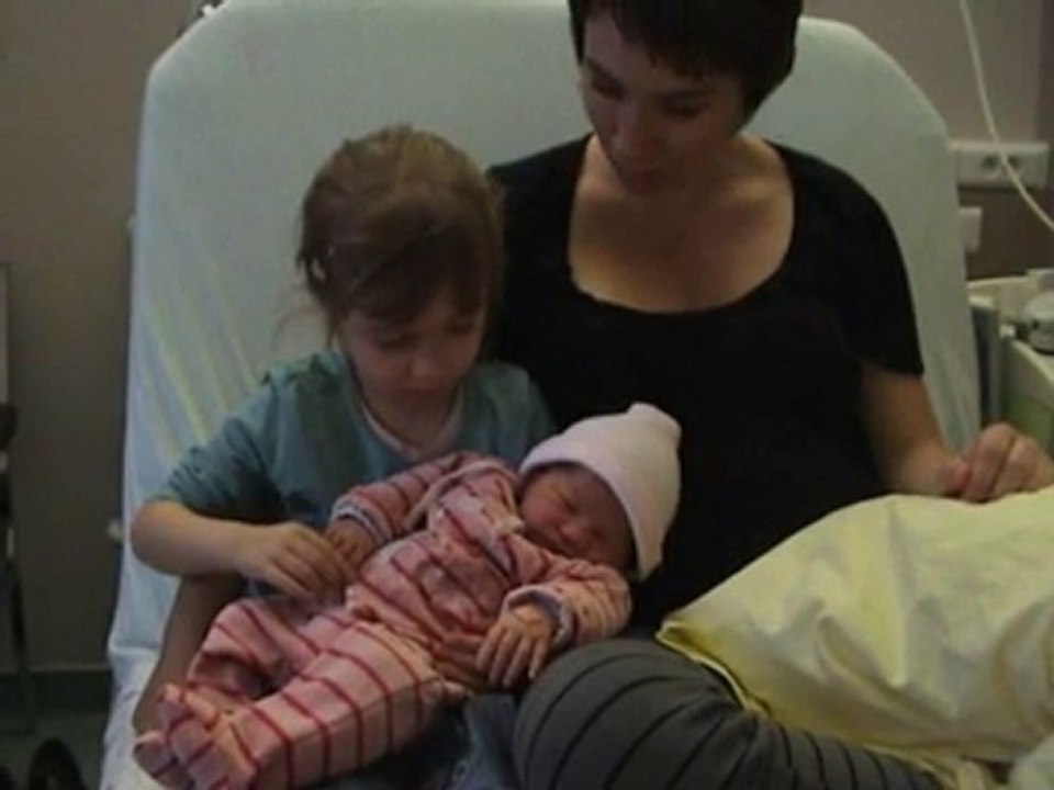 Chloé découvre Charlotte