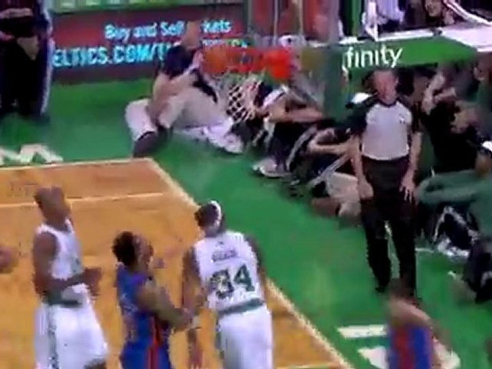 Rajon Rondo makes a splash with 24 assist on Friday night.