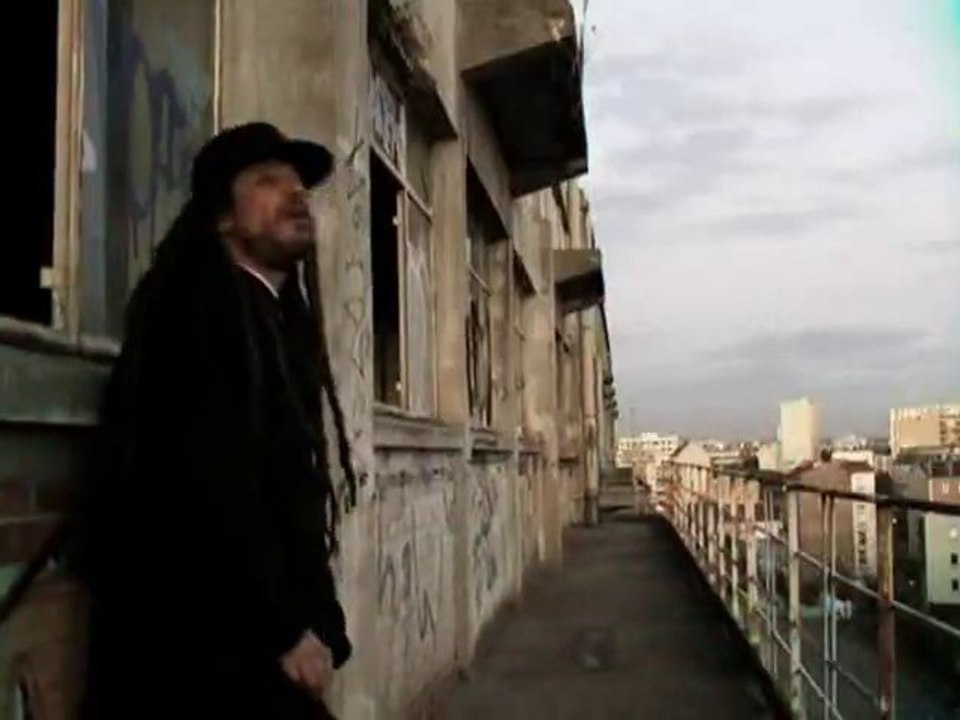 Momo Roots - Inch' Allah (CLIP OFFICIEL HQ)