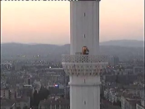 Appel à la prière du Maghrib à Ankara en Turquie