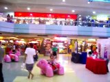 Filipino children at the mall in Manila