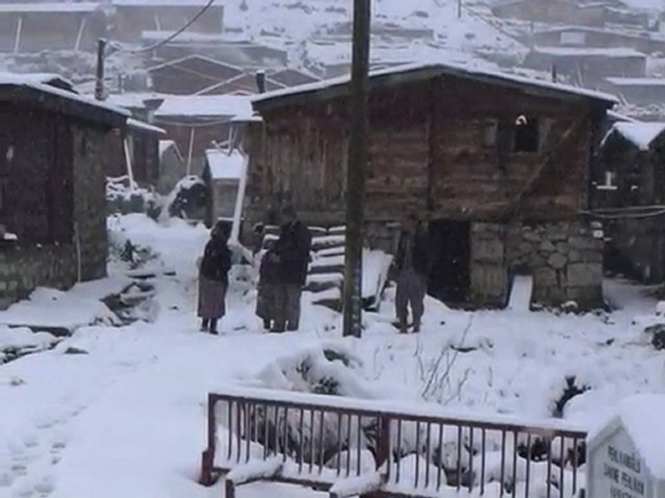 ayder kavrun yaylası kar yagişi