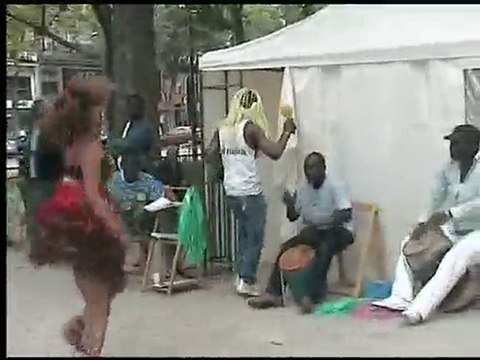 La poetesse Nathy Ebriet spectacle place rep 75010 Paris