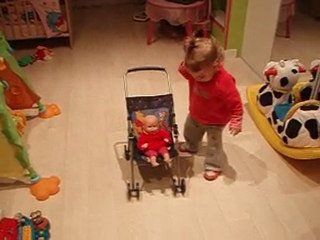 Lysiane et sa nouvelle poussette!