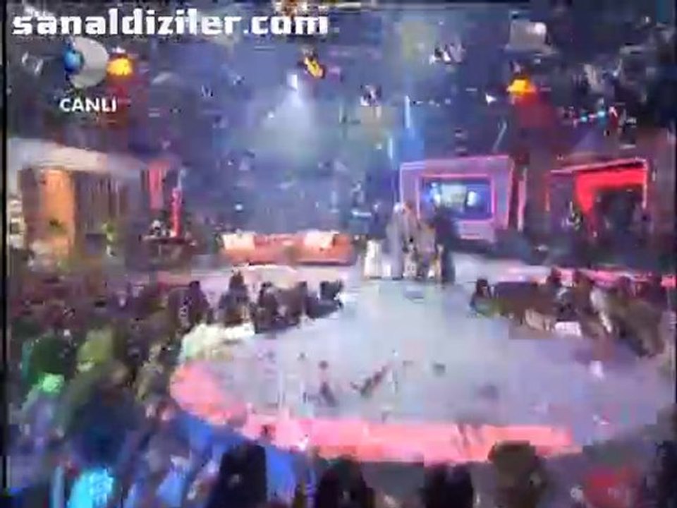 Beyaz.Show.29.10.2010.1