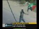 juif extremiste attaque les Palestiniens devant la police.