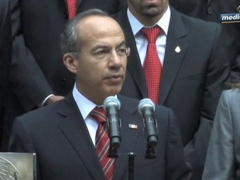 Medio Tiempo.com - Felipe Calderón recibió al Campeón Toluca, 16 de julio 2010