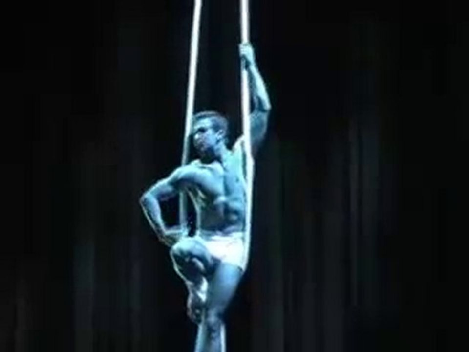 j11AE_s-101031 Male Solo Silks act presented by CGEAgency