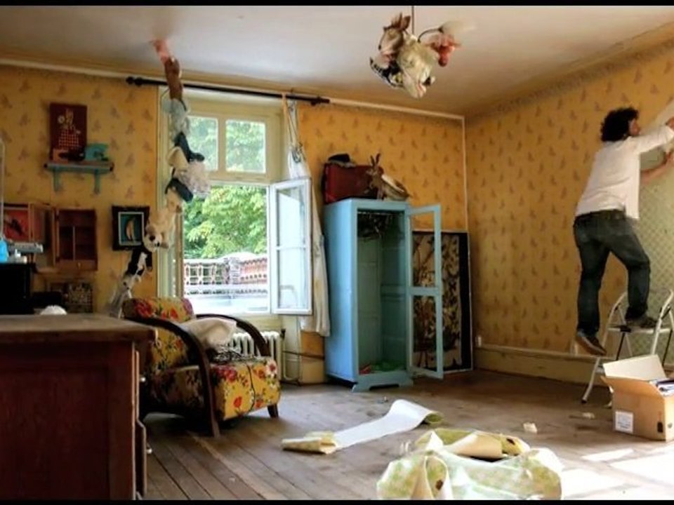 Démontage chambre Lily - Pieds nus sur les limaces