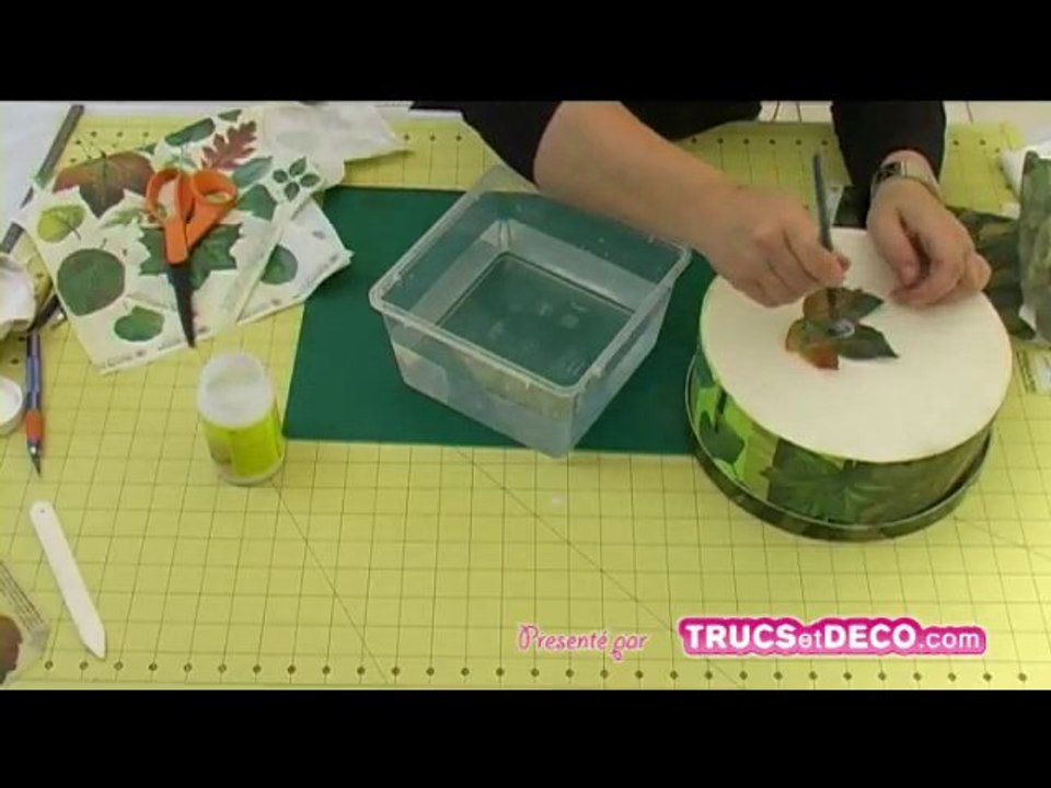 Coller à la colle vernis sur un papier épais par TrucsetDéco