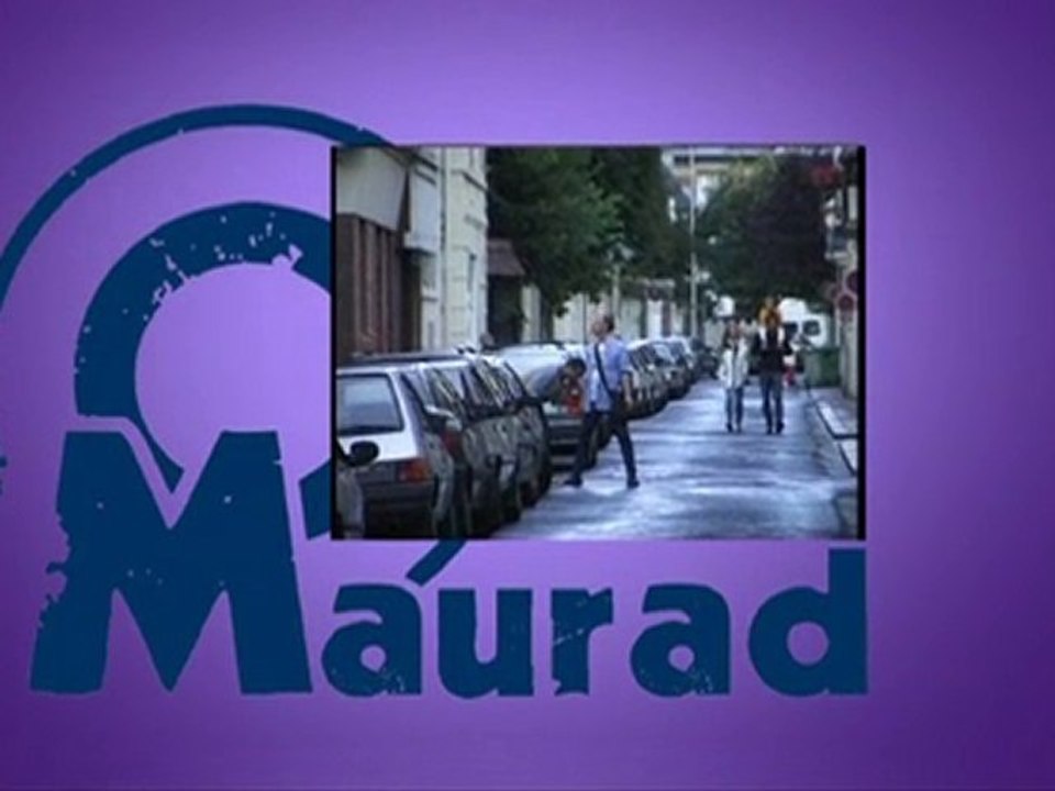 Un mec se dépoile pendant un contrôle d'identité de Maurad