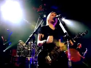 Nickelback - Burn It To The Ground (Clip vidéo)