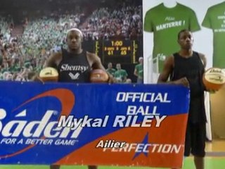 JSF Nanterre utilise Baden Skilcoach Basketball