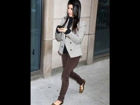 Curvy Celebs Who Dress for Their Body: Kourtney Kardashian