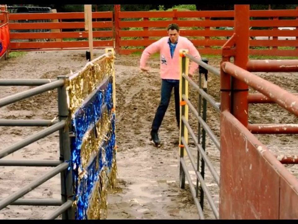 Jackass 3D - Extrait #5 "Rodéo Roller"