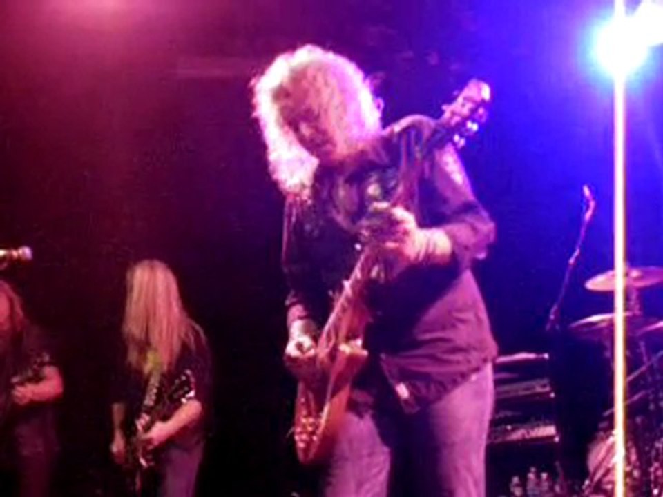 Y & T "Dirty Girls" au Trabendo le 20.10.2010