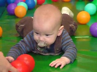 Tanguy joue aux boules !