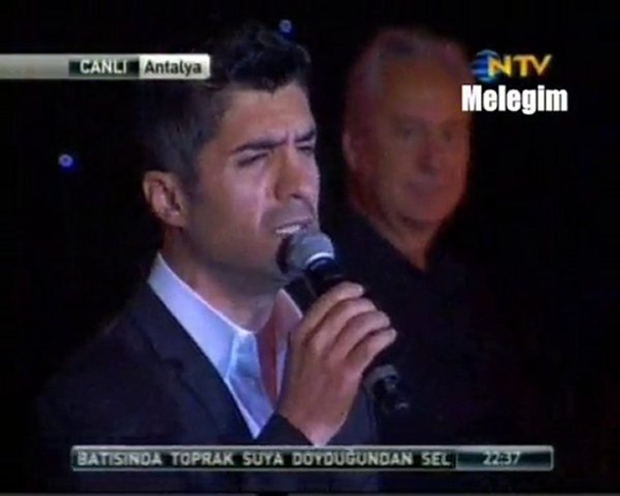Özcan Deniz-47.Altın Portakal Film Festivali -Beyaz Giyme..