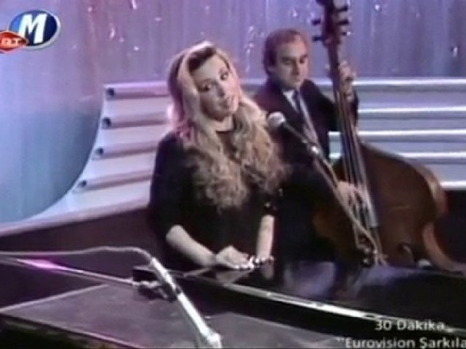 Semiha Yankı £££ SENİNLE BİR DAKİKA