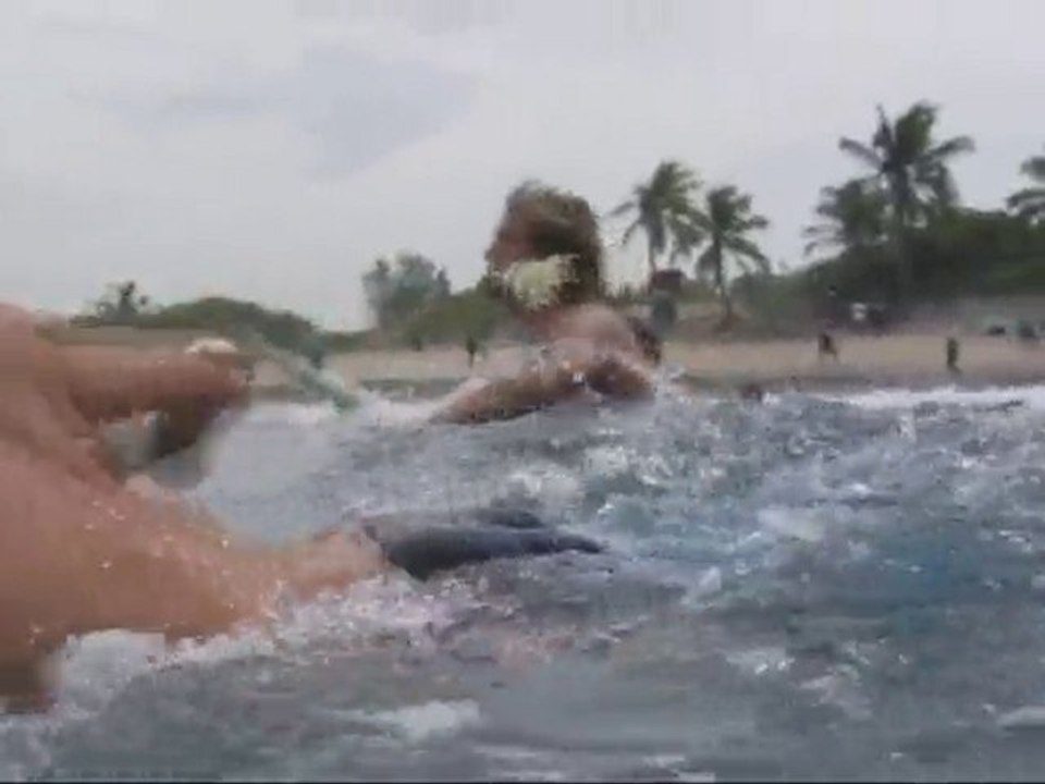 Hommage à Andy Irons après son décès le 3 novembre 2010