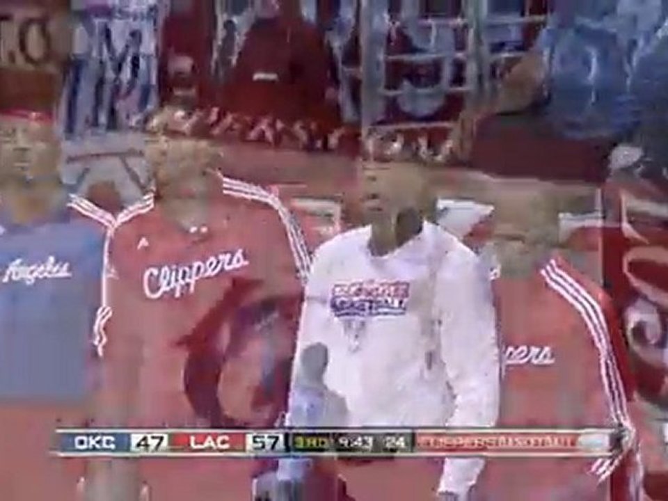 Blake Giffin drives the baseline and finishes strong