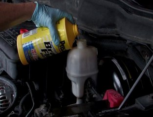 Auto Repair:How to Bleed Brakes with a Tool and an Assistant