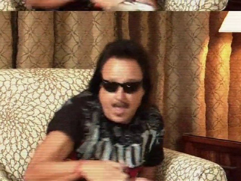 Hulk Hogan plays Def Jam Rapstar