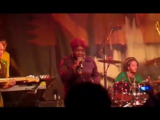 QUEEN OMEGA - LUV YOUR COLOR - LIVE NEW MORNING PARIS 2008