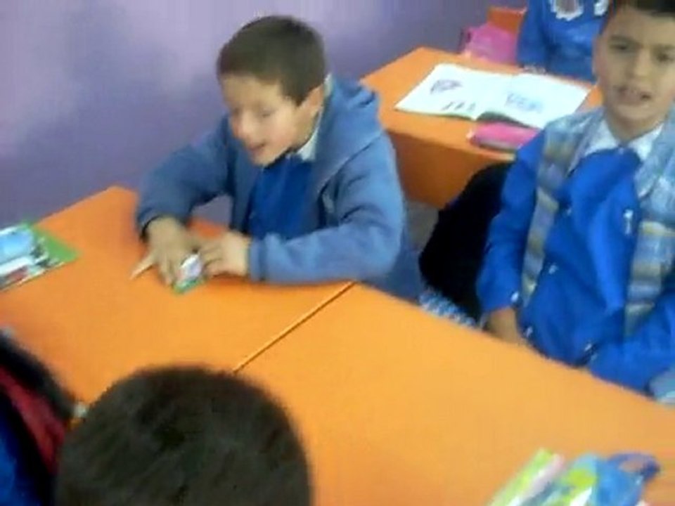 ANNEMİZE TÜRKÜ