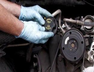 How to Perform a Basic Engine Tune Up (Oil Change_Castrol)