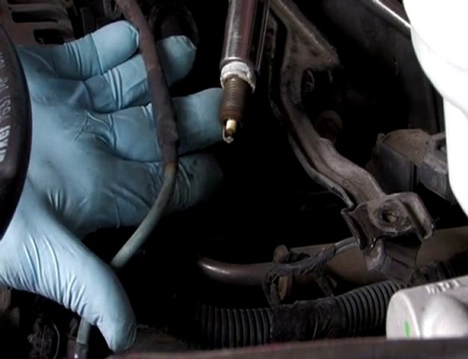 Auto Repair: How to Replace Spark Plugs (PULSE)