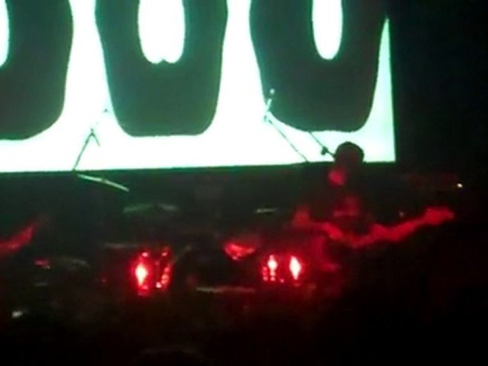 Red Sparowes - A Hail Of Bombs Live in Athens Gagarin