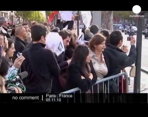France : scuffles as China's Hu Jintao... - no comment