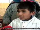 Bolivia reparte bono Juanito Pinto a estudiantes de primaria