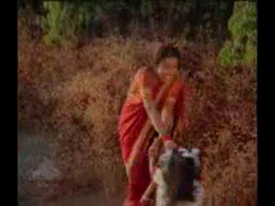 En Pommakuddi Ammavukku - Kuyilae Kuyilae