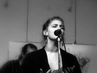 Service de nuit et Nina Vitale à l'Archipel - cry me a river