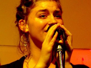 Service de nuit et Nina Vitale à l'Archipel Toulouse